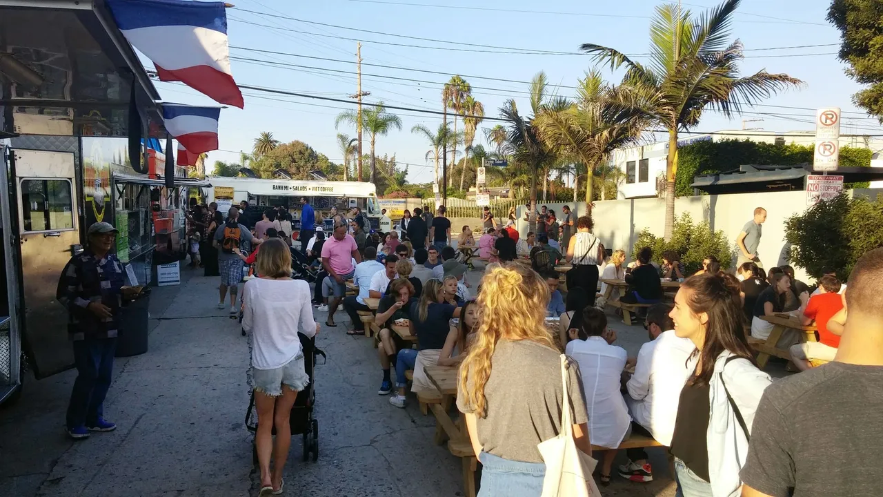 Abbot Kinney First Fridays, photo 1 of 4