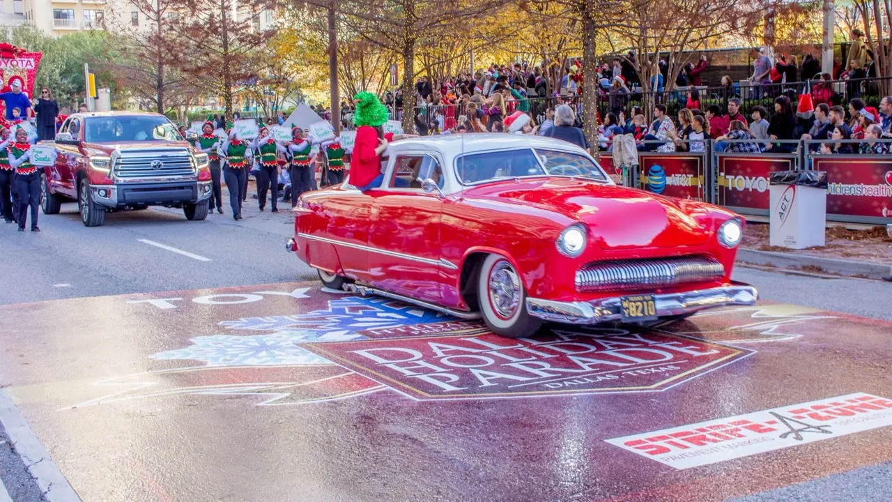 Dallas Holiday Parade, photo 1 of 4