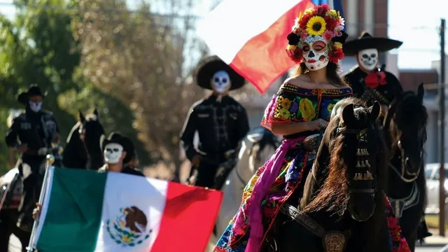 Dia de los Muertos Parade and Festival (Artes de la Rosa)