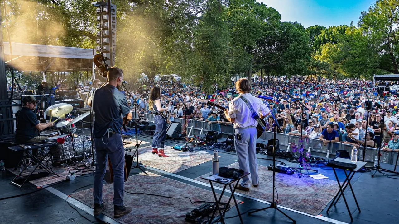 Evanston Folk Festival, photo 1 of 4