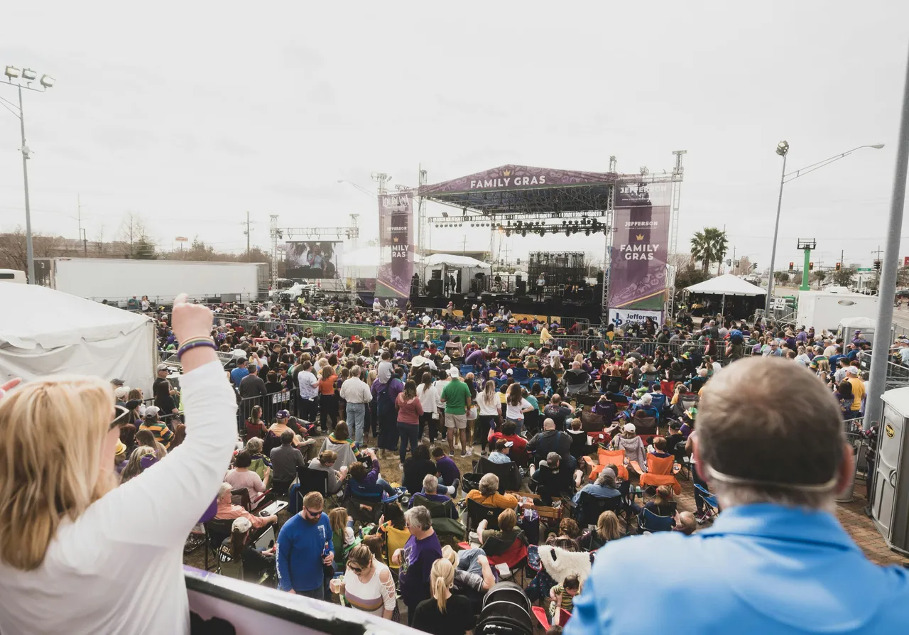Family Gras, photo 1 of 3