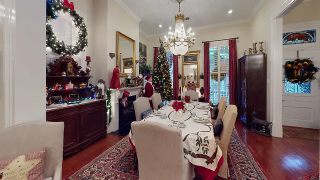 French Quarter Holiday Home Tour