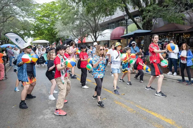 King Mango Strut