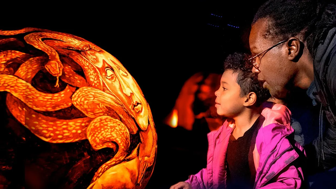 Night of 1,000 Jack-o'-Lanterns, photo 1 of 4