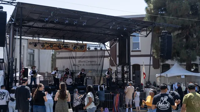 Orange International Street Fair