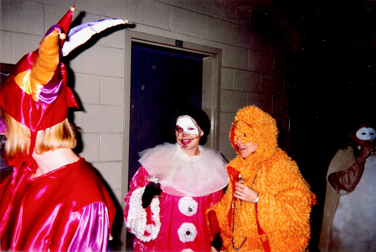 Phunny Phorty Phellows Twelfth Night Streetcar Ride, photo 1 of 5