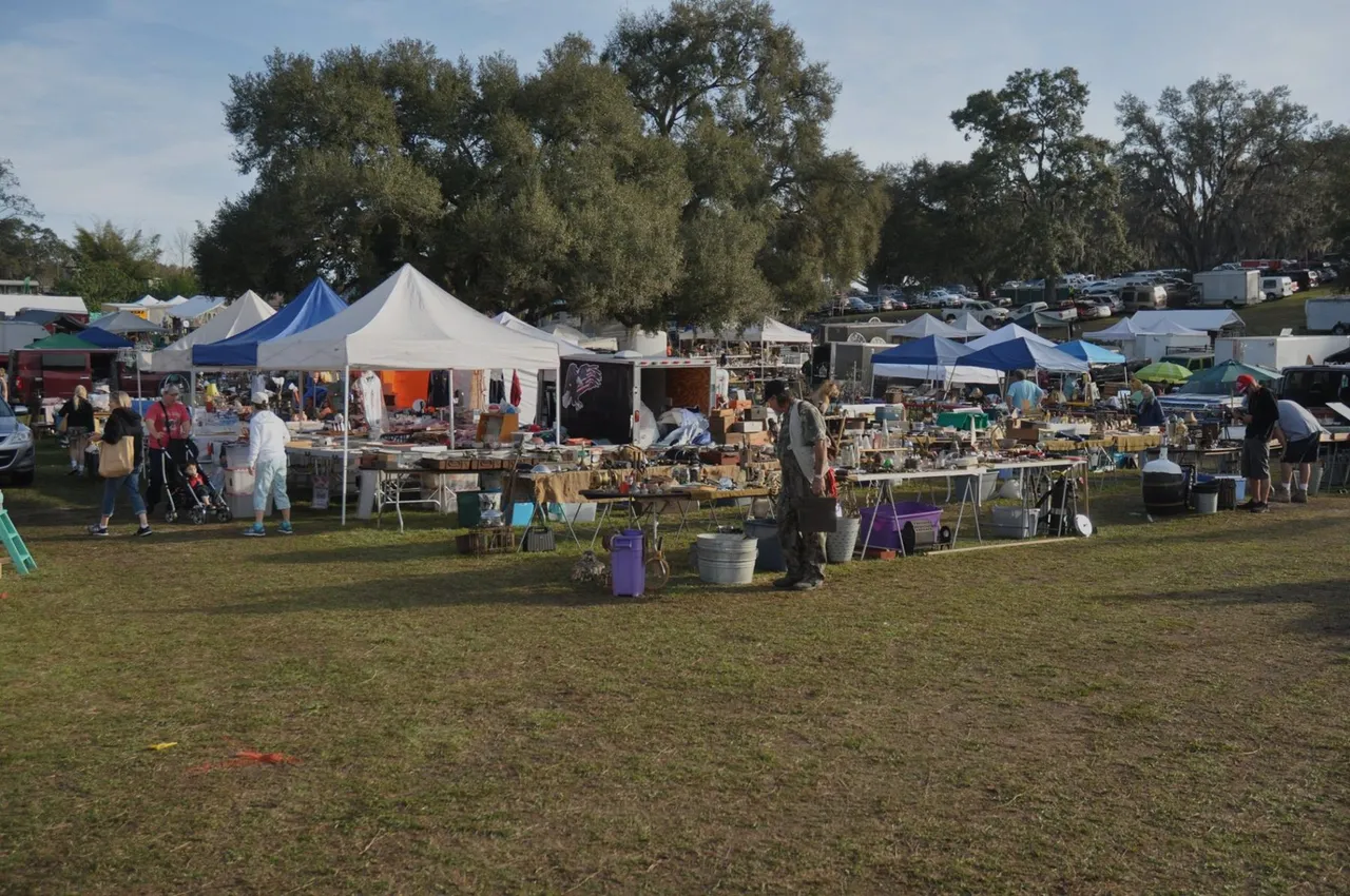 Renninger's Antique Extravaganza