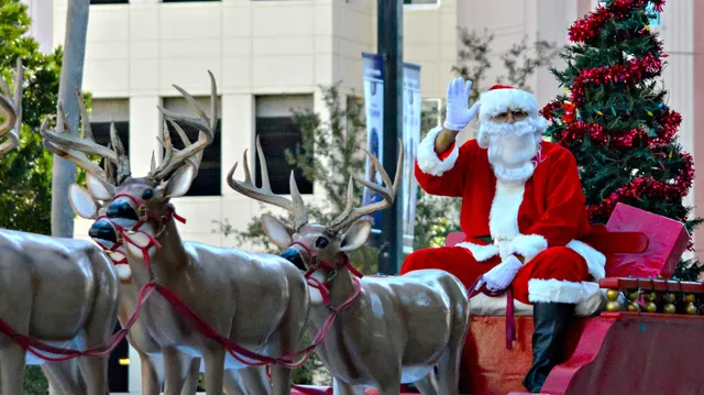 Tampa's Santa Fest & Tree Lighting