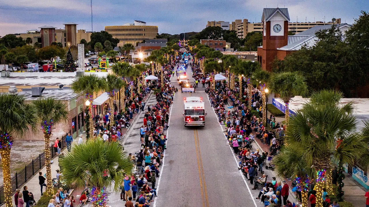 Tavares Christmas Parade and Festival, photo 1 of 3