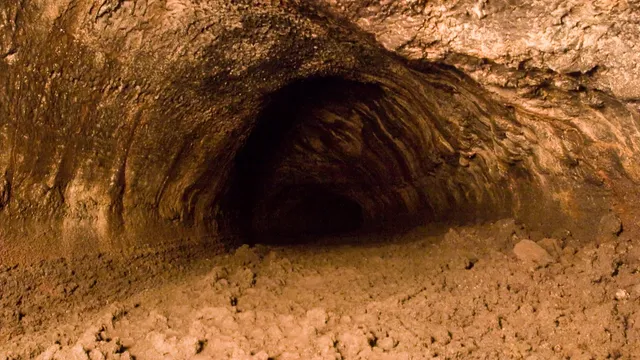 Ape Cave Lava Tube