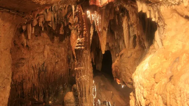 Cave of the Mounds