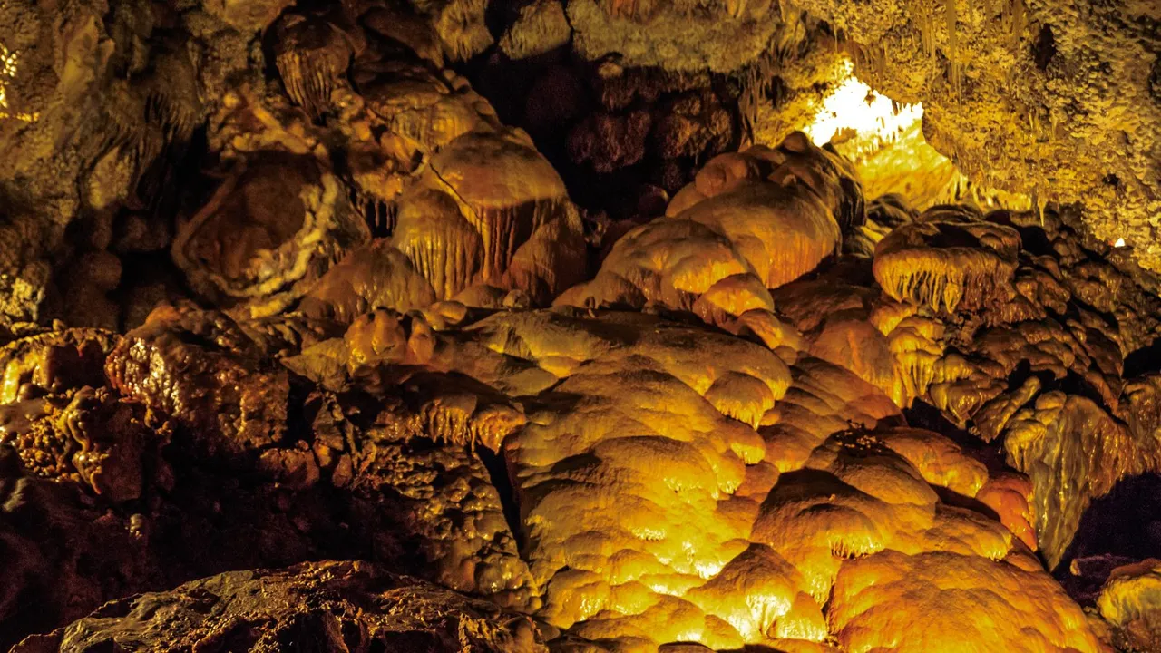Jewel Cave National Monument
