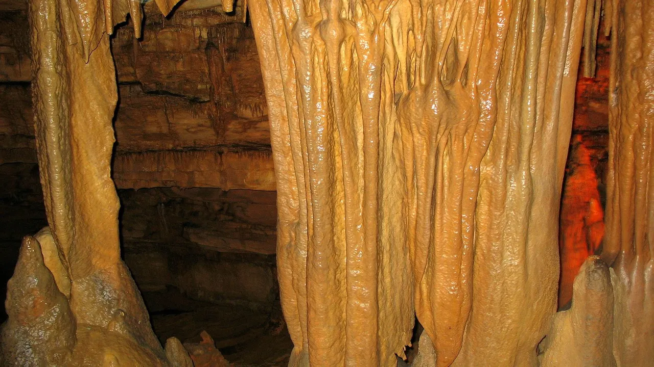 Marengo Cave