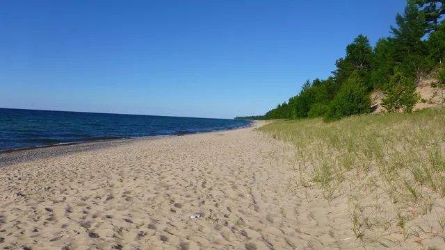 Pictured Rocks / Twelvemile Beach